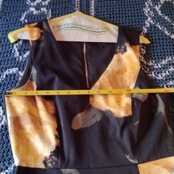 Dress - Picture 2 of 4